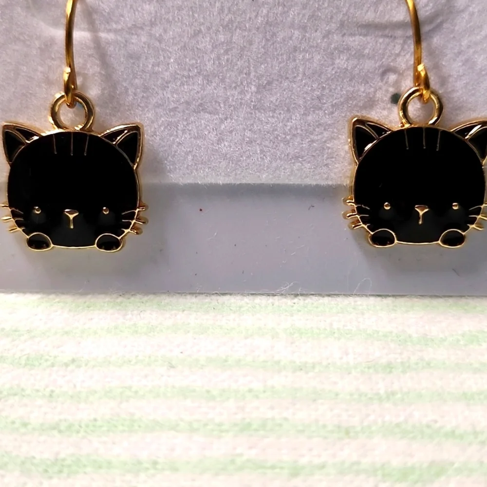 Black "Hello Kitty" Pierced Earrings! - Picture 2 of 2